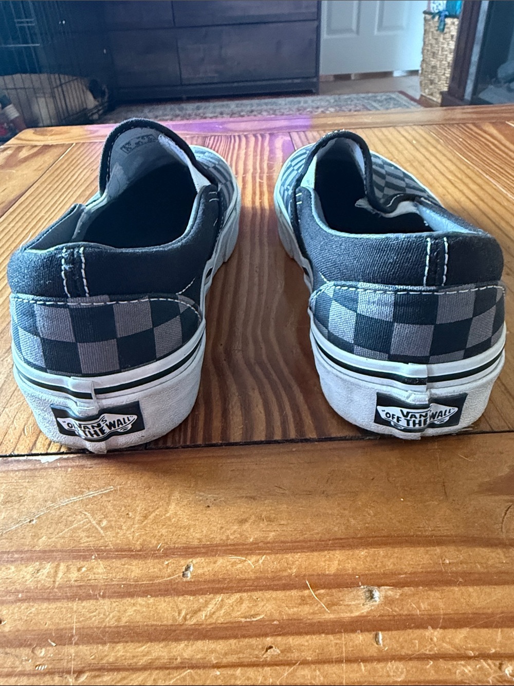 Women’s 6.5 Men’s 5 Vans Checkerboard Slip-On in Black and Gray - Picture 4 of 6